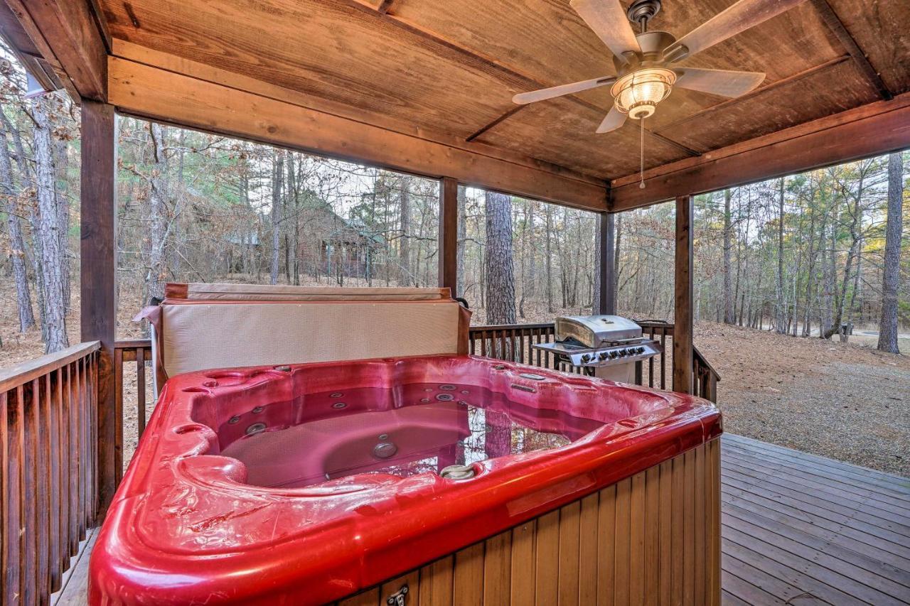 Broken Bow Cabin With Deck, Hot Tub And Fire Pit! エクステリア 写真