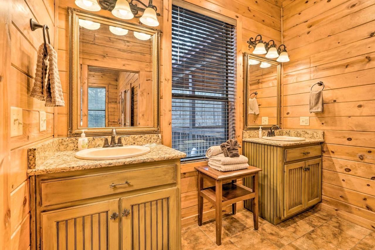 Broken Bow Cabin With Deck, Hot Tub And Fire Pit! エクステリア 写真
