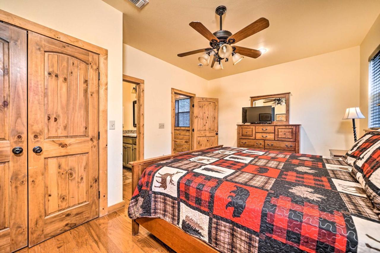 Broken Bow Cabin With Deck, Hot Tub And Fire Pit! エクステリア 写真