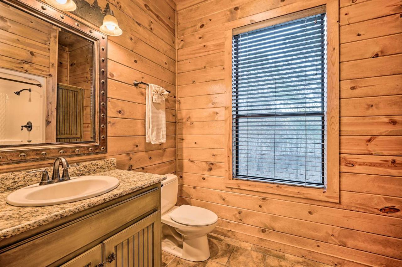 Broken Bow Cabin With Deck, Hot Tub And Fire Pit! エクステリア 写真